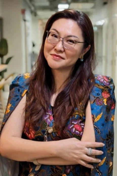 Joan Ho