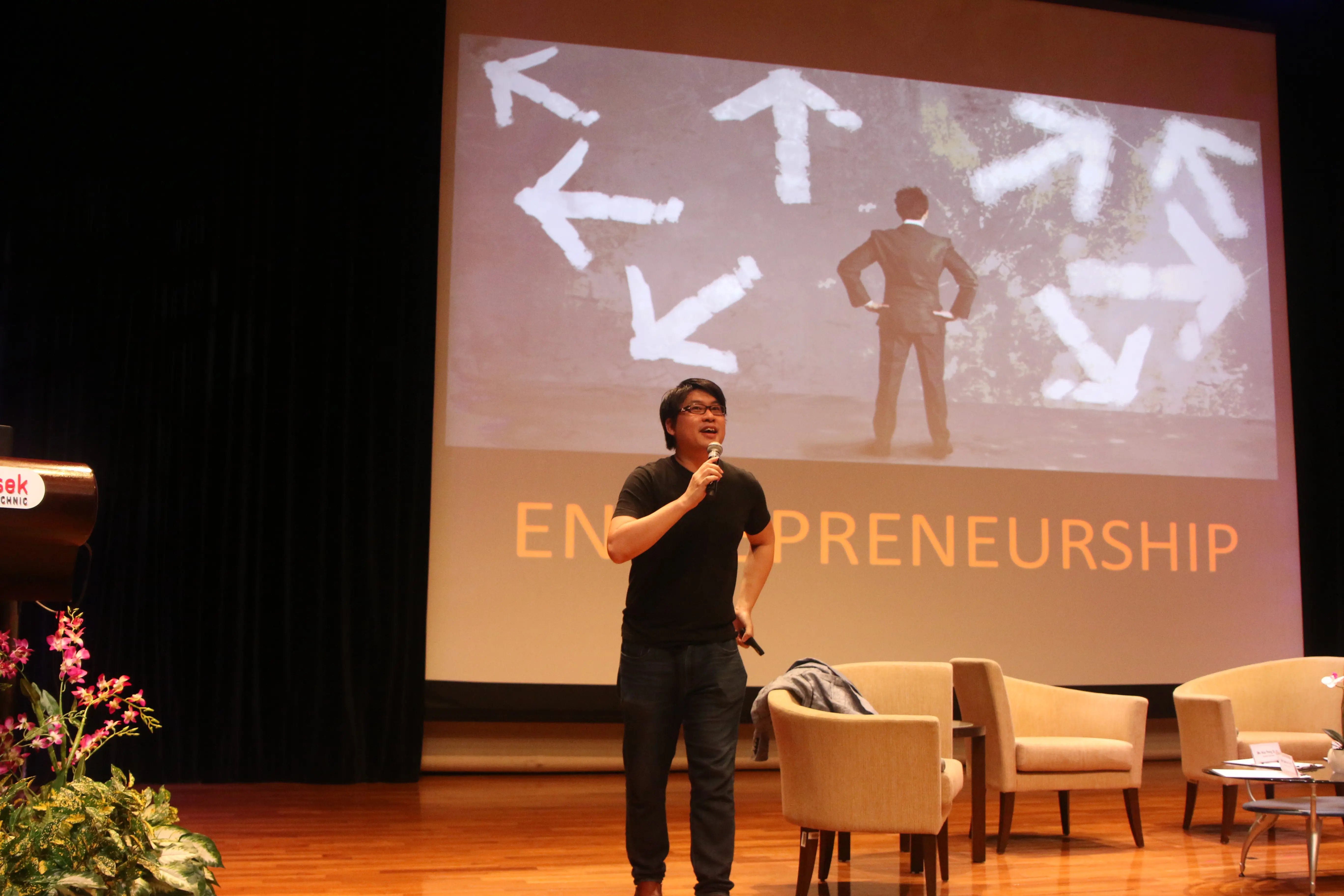 Mr Benjamin Yang sharing at the Entrepreneurs' Forum